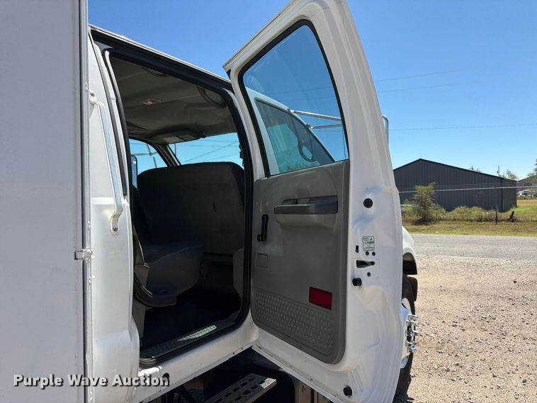 image for item FK3711 2002 Ford F750 Super Duty utility / service truck