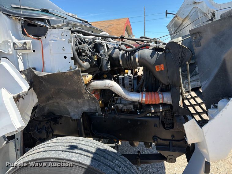 image for item FK3711 2002 Ford F750 Super Duty utility / service truck