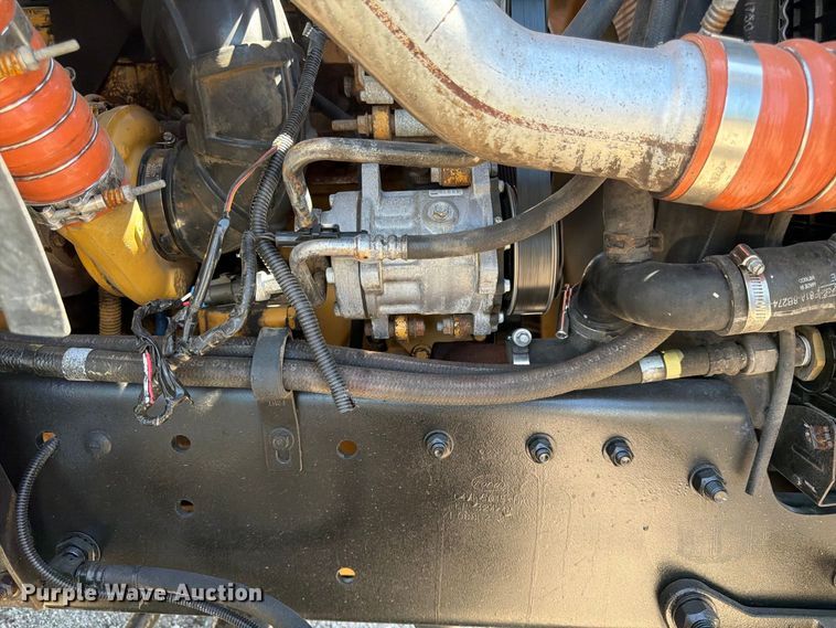 image for item FK3711 2002 Ford F750 Super Duty utility / service truck