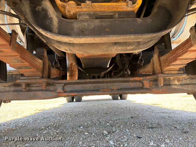 image for item FK3711 2002 Ford F750 Super Duty utility / service truck