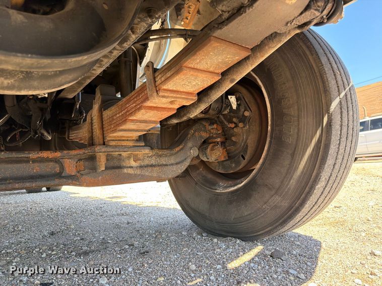 image for item FK3711 2002 Ford F750 Super Duty utility / service truck
