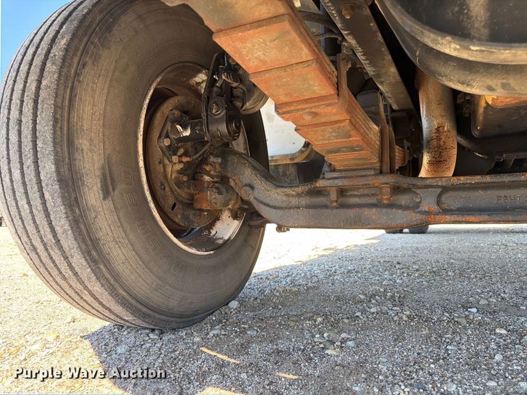 image for item FK3711 2002 Ford F750 Super Duty utility / service truck