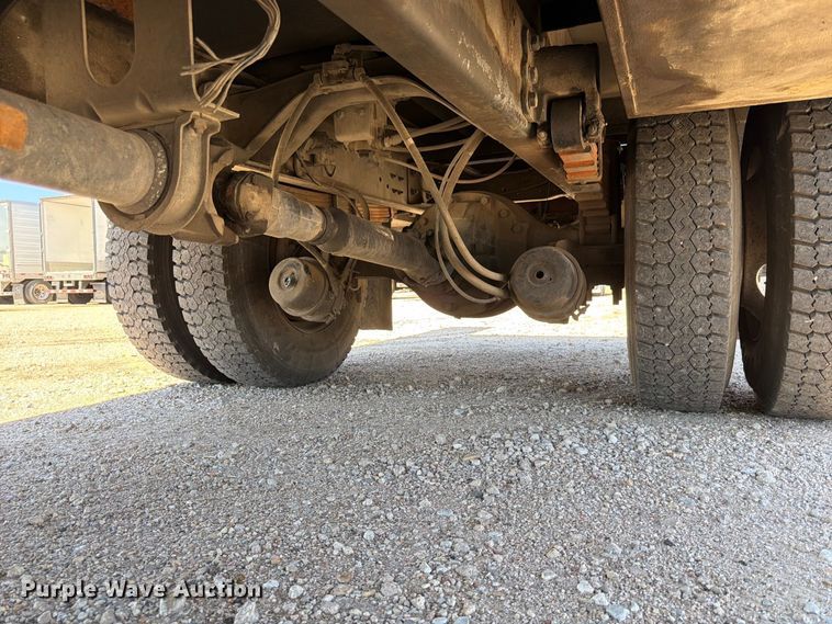 image for item FK3711 2002 Ford F750 Super Duty utility / service truck