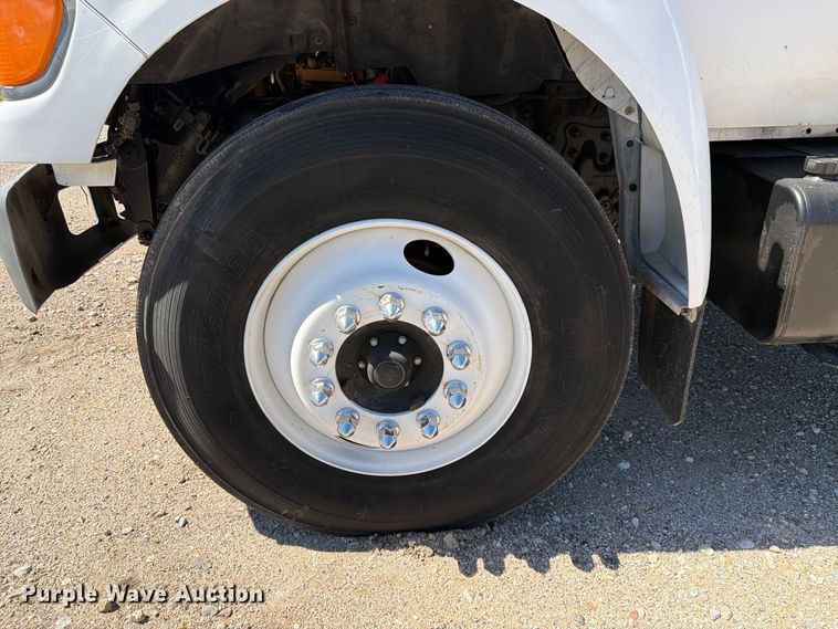 image for item FK3711 2002 Ford F750 Super Duty utility / service truck