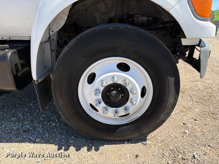 image for item FK3711 2002 Ford F750 Super Duty utility / service truck