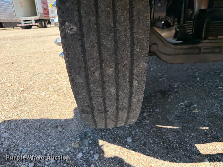 image for item FK3711 2002 Ford F750 Super Duty utility / service truck