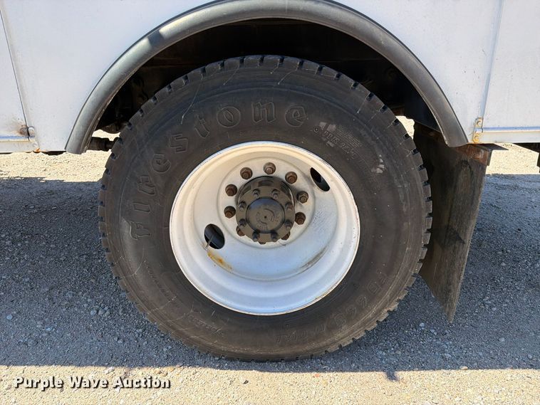 image for item FK3711 2002 Ford F750 Super Duty utility / service truck