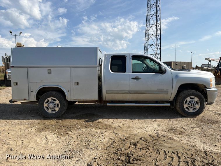 image for item FK3719 2012 Chevrolet Silverado 2500HD Ext. Cab utility bed pickup truck