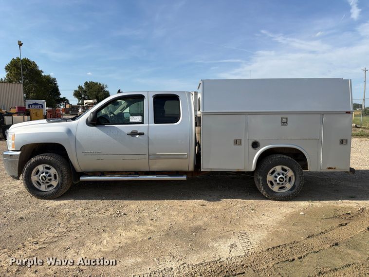 image for item FK3719 2012 Chevrolet Silverado 2500HD Ext. Cab utility bed pickup truck