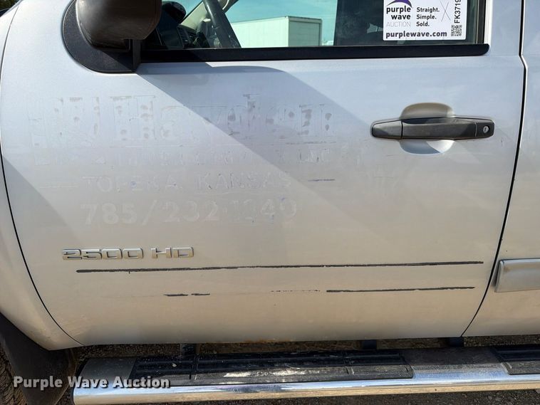 image for item FK3719 2012 Chevrolet Silverado 2500HD Ext. Cab utility bed pickup truck