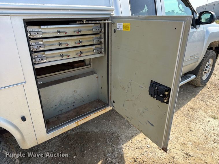image for item FK3719 2012 Chevrolet Silverado 2500HD Ext. Cab utility bed pickup truck
