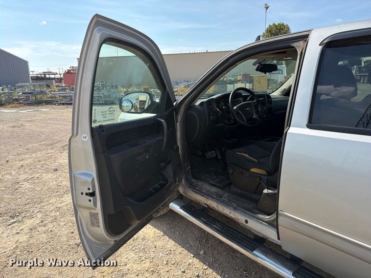 image for item FK3719 2012 Chevrolet Silverado 2500HD Ext. Cab utility bed pickup truck