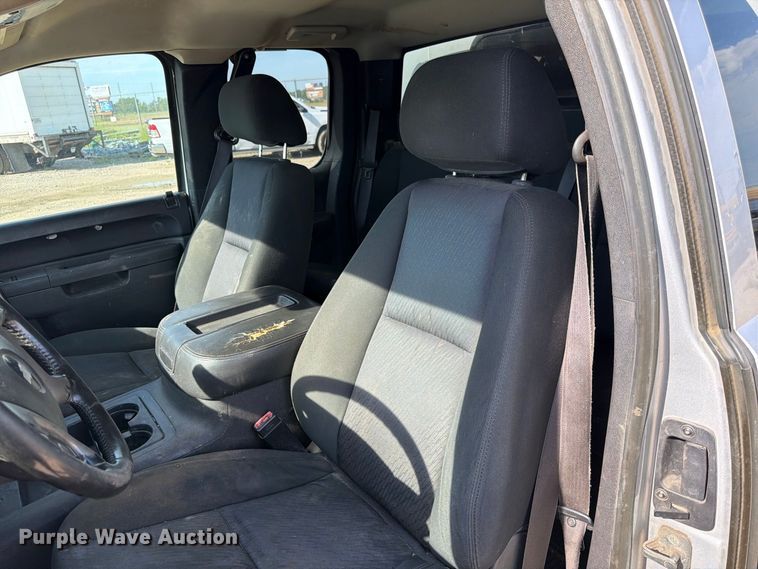 image for item FK3719 2012 Chevrolet Silverado 2500HD Ext. Cab utility bed pickup truck