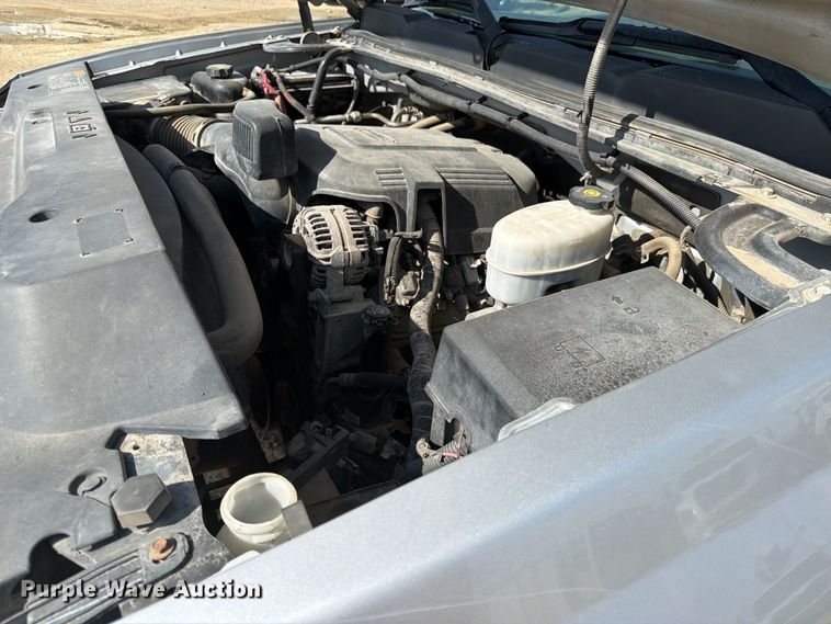 image for item FK3719 2012 Chevrolet Silverado 2500HD Ext. Cab utility bed pickup truck