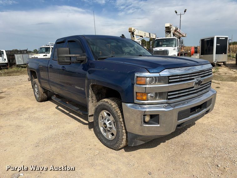image for item FK3721 2017 Chevrolet Silverado 2500HD Ext. Cab pickup truck