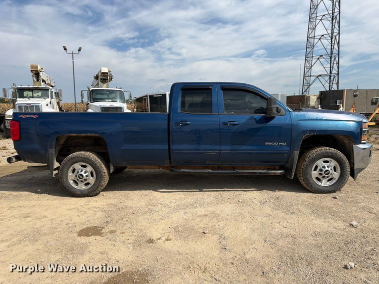image for item FK3721 2017 Chevrolet Silverado 2500HD Ext. Cab pickup truck