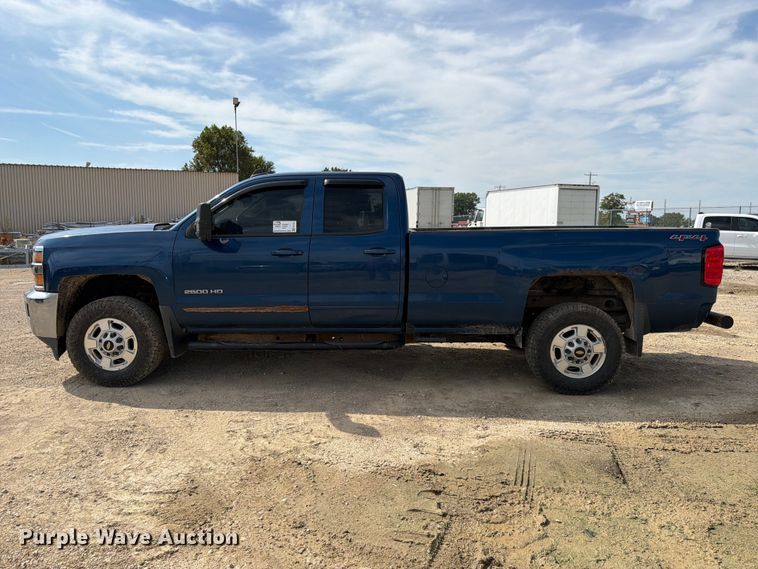 image for item FK3721 2017 Chevrolet Silverado 2500HD Ext. Cab pickup truck