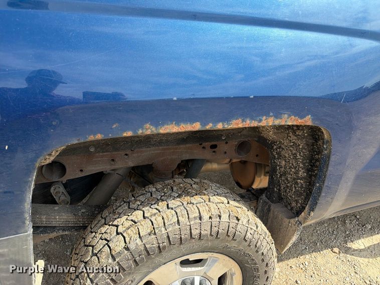 image for item FK3721 2017 Chevrolet Silverado 2500HD Ext. Cab pickup truck