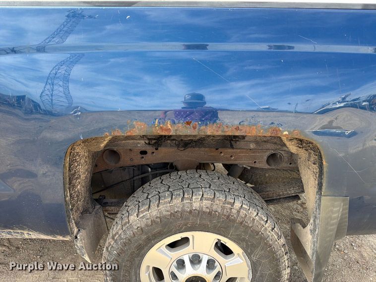 image for item FK3721 2017 Chevrolet Silverado 2500HD Ext. Cab pickup truck