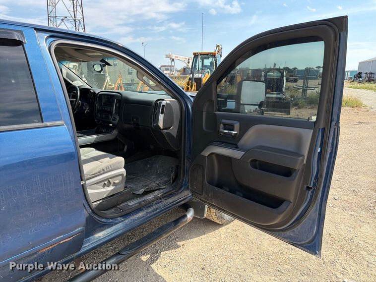 image for item FK3721 2017 Chevrolet Silverado 2500HD Ext. Cab pickup truck