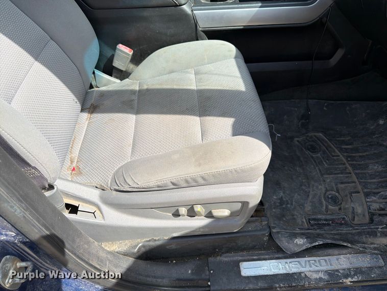 image for item FK3721 2017 Chevrolet Silverado 2500HD Ext. Cab pickup truck
