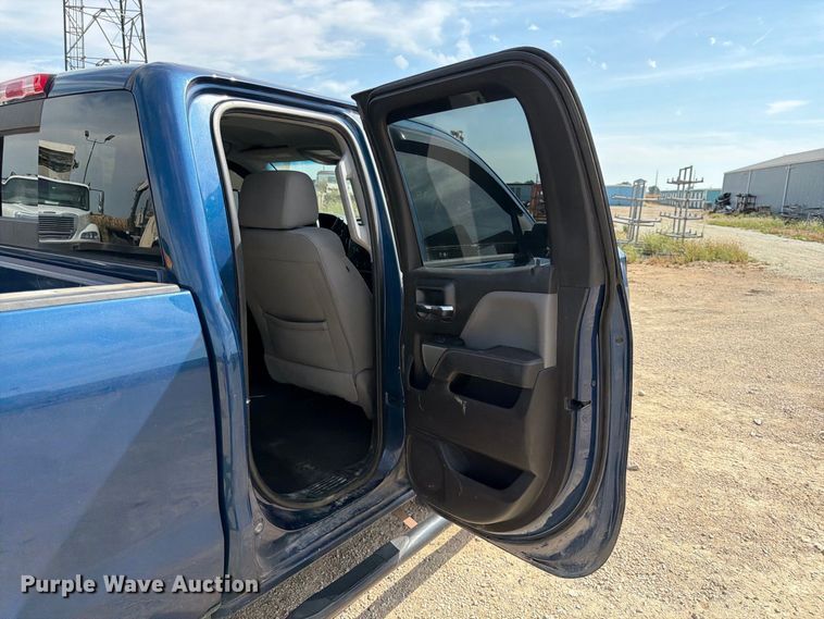 image for item FK3721 2017 Chevrolet Silverado 2500HD Ext. Cab pickup truck