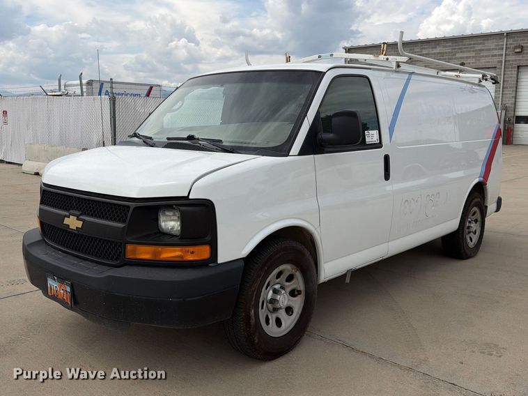 2014 Chevrolet Express 1500 van
