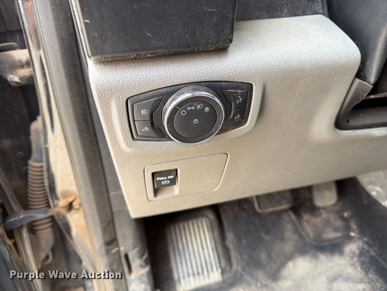 image for item FK4585 2018 Ford F150 Crew Cab pickup truck