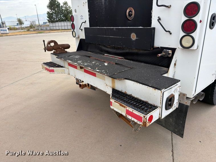 image for item FK4587 2015 Ford F550 utility / service truck