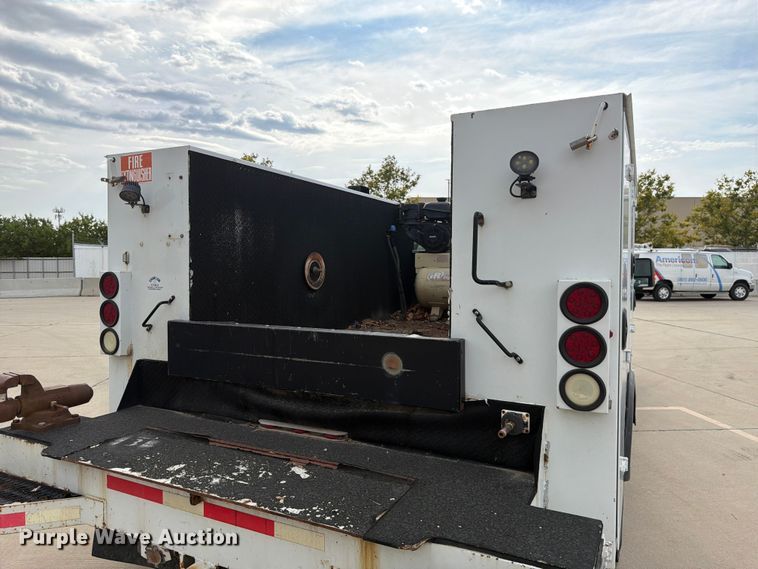 image for item FK4587 2015 Ford F550 utility / service truck