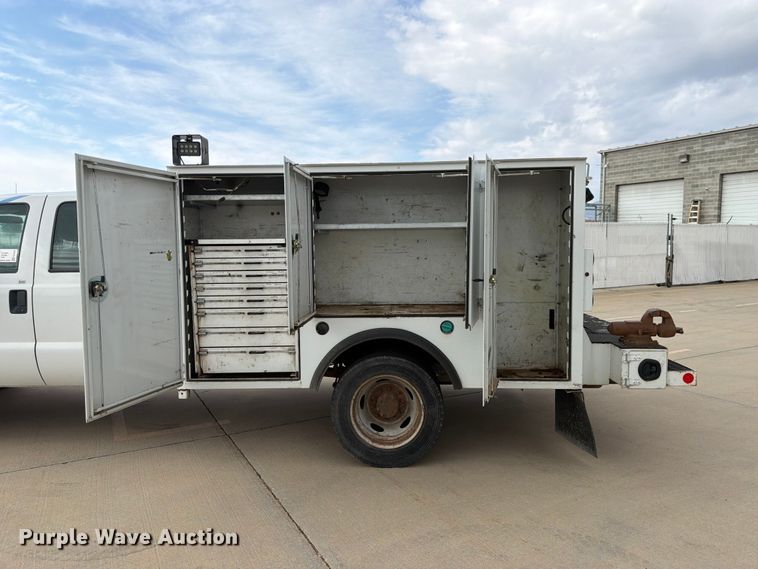 image for item FK4587 2015 Ford F550 utility / service truck