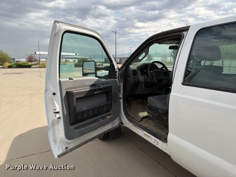 image for item FK4587 2015 Ford F550 utility / service truck