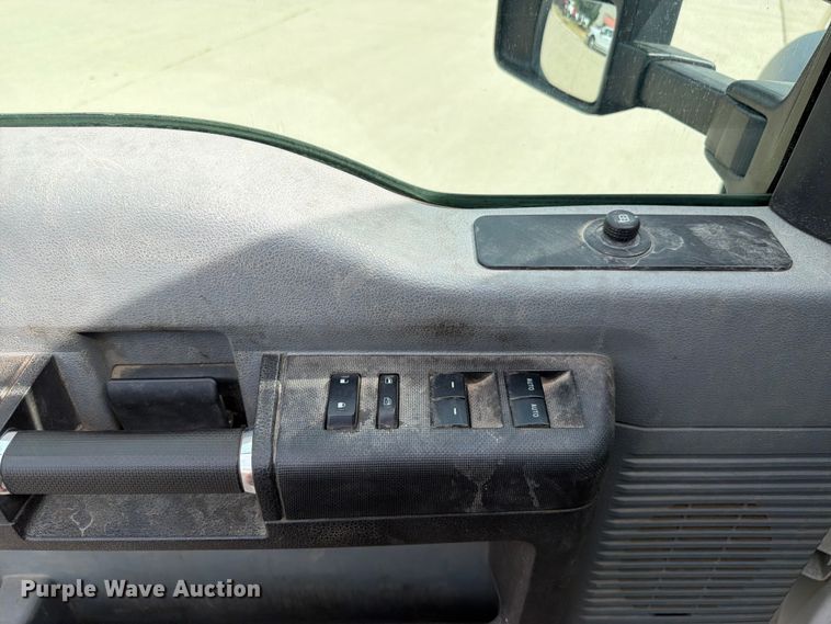image for item FK4587 2015 Ford F550 utility / service truck