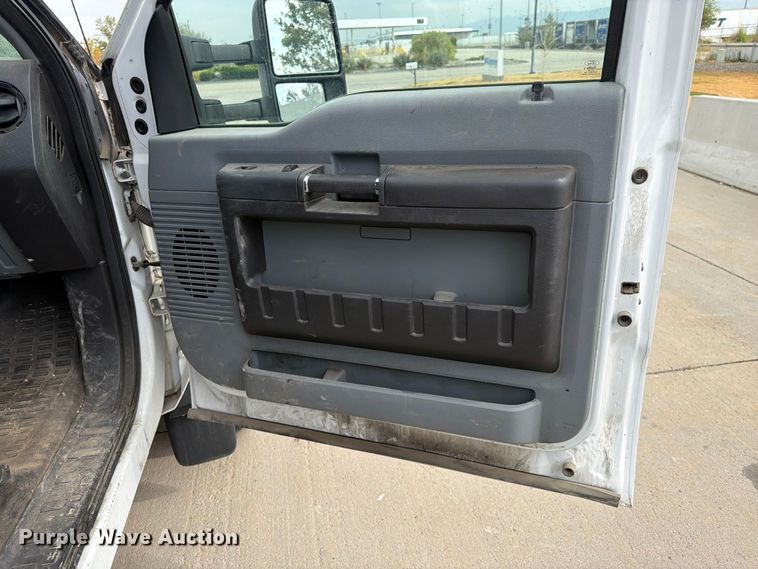image for item FK4587 2015 Ford F550 utility / service truck