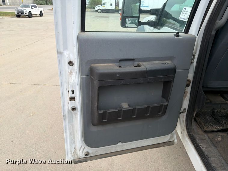 image for item FK4587 2015 Ford F550 utility / service truck