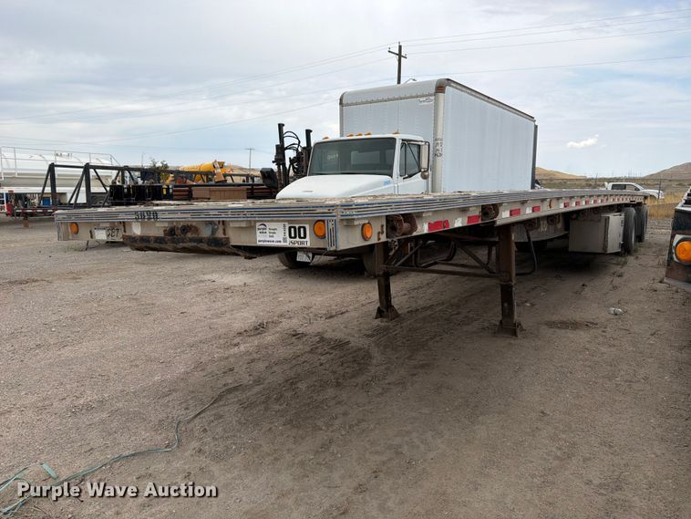 1998 Reinke flatbed trailer