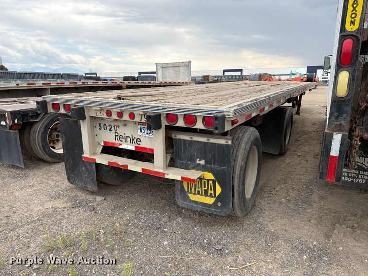 image for item FK4588 1998 Reinke flatbed trailer