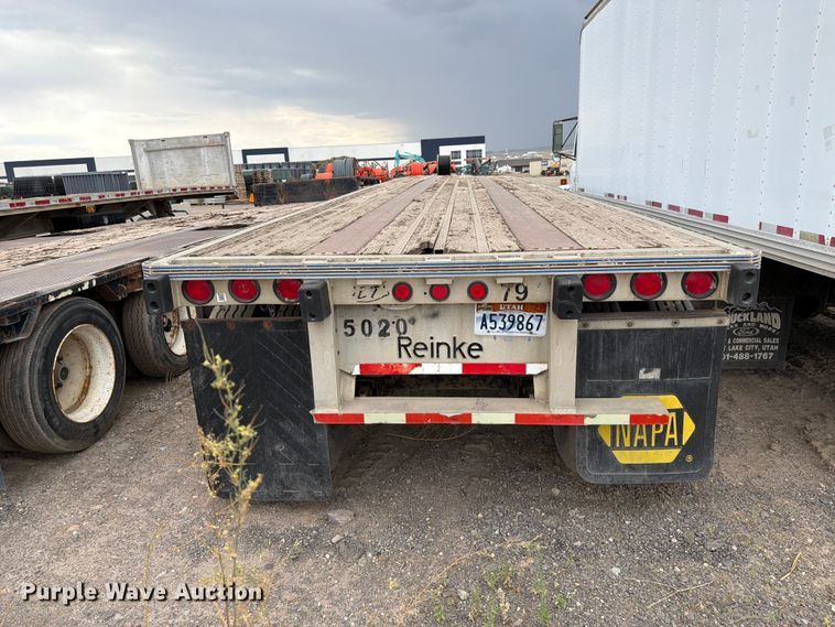 image for item FK4588 1998 Reinke flatbed trailer