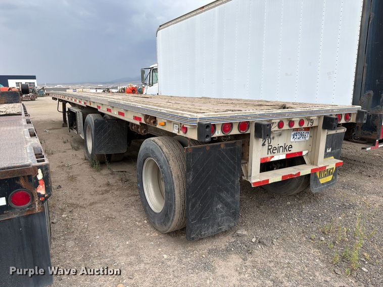 image for item FK4588 1998 Reinke flatbed trailer