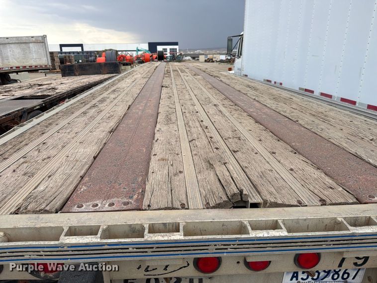 image for item FK4588 1998 Reinke flatbed trailer