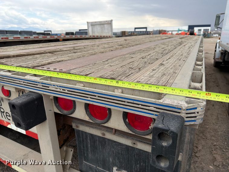 image for item FK4588 1998 Reinke flatbed trailer
