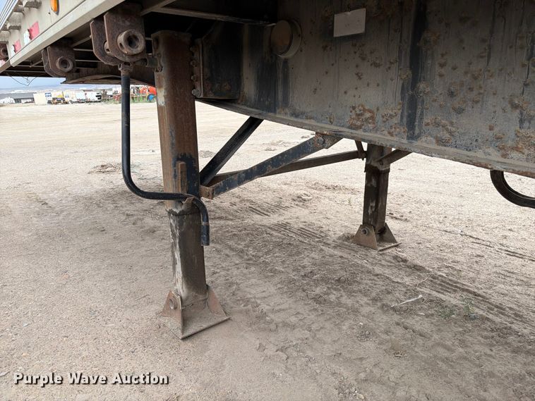 image for item FK4588 1998 Reinke flatbed trailer