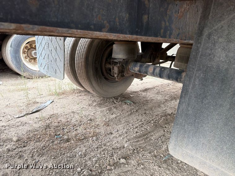 image for item FK4588 1998 Reinke flatbed trailer