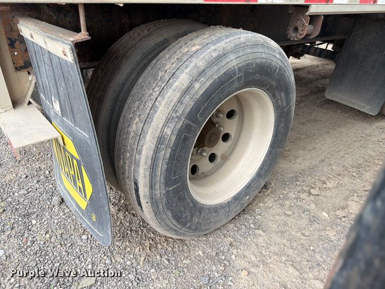 image for item FK4588 1998 Reinke flatbed trailer