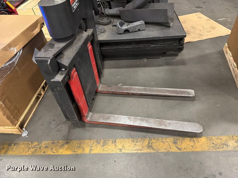 image for item FK4613 Raymond SA-CSR30T forklift