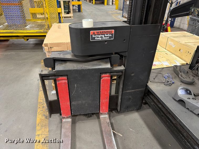 image for item FK4613 Raymond SA-CSR30T forklift