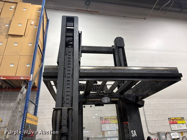 image for item FK4613 Raymond SA-CSR30T forklift