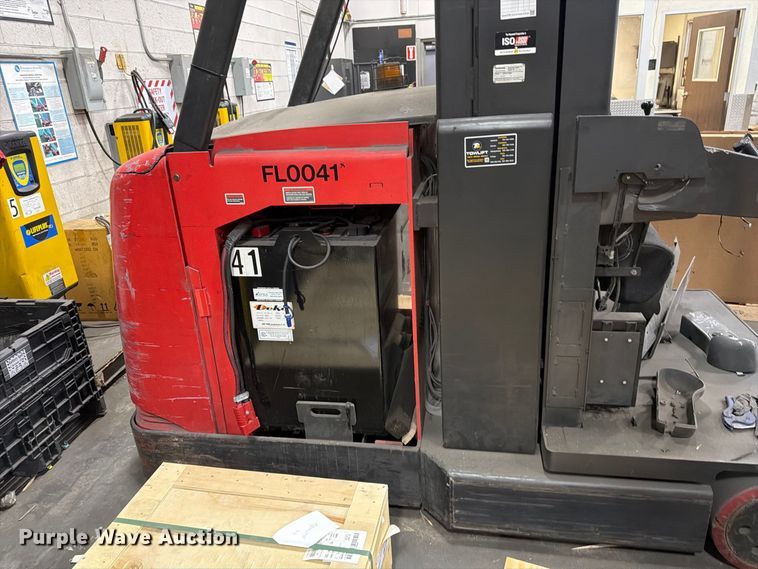 image for item FK4613 Raymond SA-CSR30T forklift