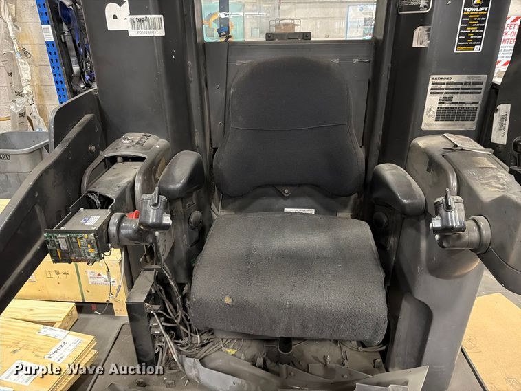 image for item FK4613 Raymond SA-CSR30T forklift
