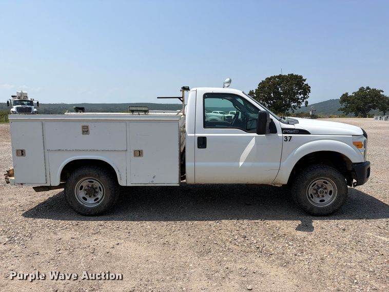 image for item FK5041 2011 Ford F250 Super Duty utility bed pickup truck